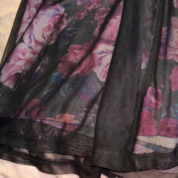 Torrid Floral A-Line Skirt Size 2 Women’s Plus Size - Picture 2 of 7